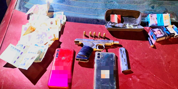 Cosquín: Tres hombres detenidos con un arma de fuego y estupefacientes