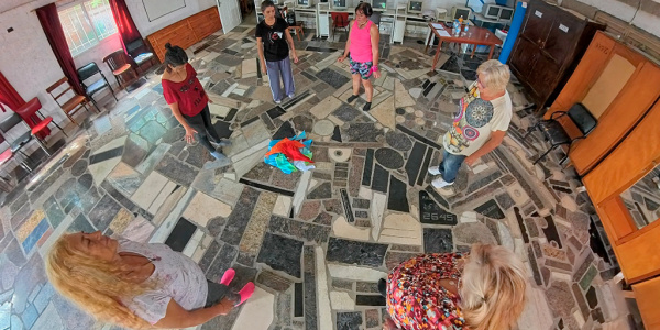 El taller Palabra en Movimiento recorrió los barrios faldenses por el Mes de la Mujer