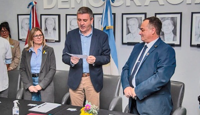 Asumió Fabián Dellacecca en Salud y el municipio reconoció la labor de Fabio Mennitte