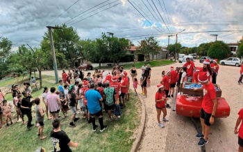 La Falda: Papá Noel volvió a recorrer los barrios en su tradicional caravana