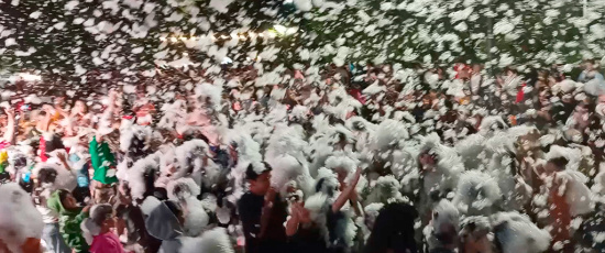 Villa Giardino: el verano cerró con una gran Fiesta de la Espuma