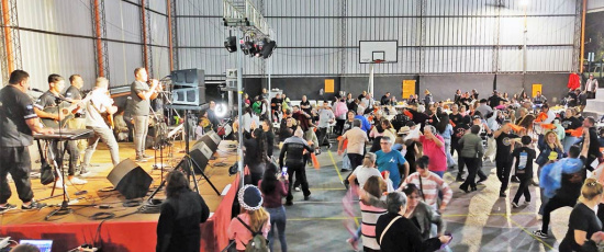 Huerta Grande vibró al ritmo de La 7 de Abril en el Día de la Zamba 