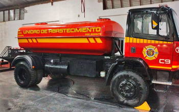 Fortalecen la flota de Bomberos de Villa Giardino con una unidad de 8.000 litros