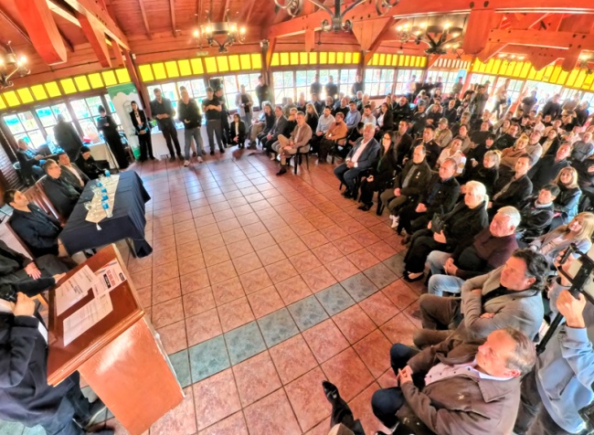 Llaryora llegó a Valle Hermoso con anuncios para agua, gas, viviendas y obras