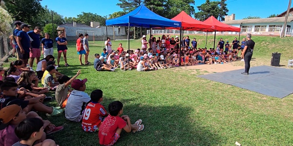 La Falda: inauguración escuela de verano y pileta El Dominador