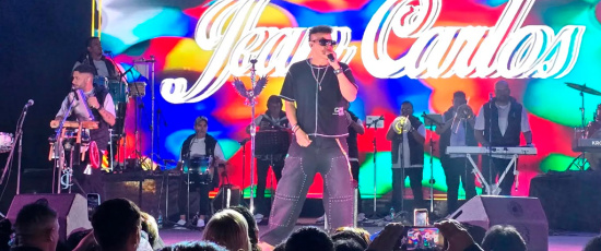La Falda vibró al ritmo del mambo con el show de Jean Carlos