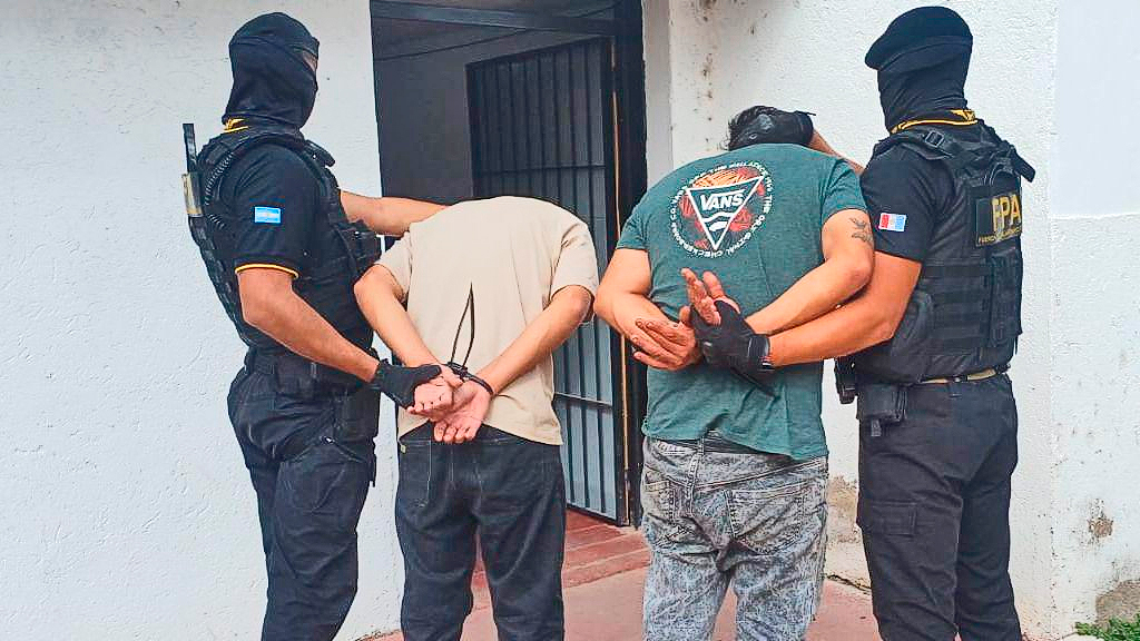Cruz Del Eje: FPA incautó cocaína y marihuana en inmediaciones de la cárcel. dos detenidos