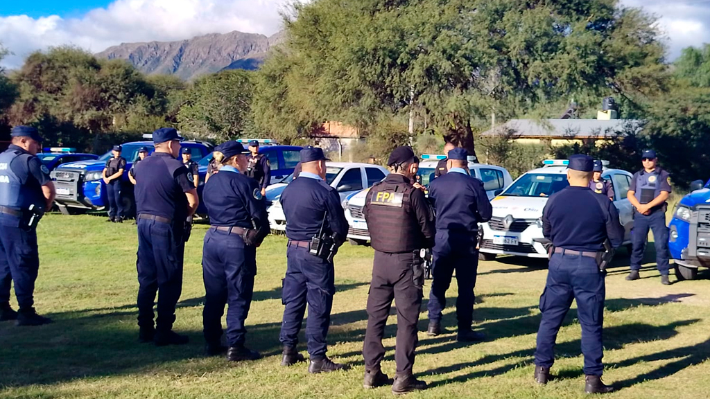 Capilla del Monte y Cosquín: masivo operativo policial con detenidos y secuestro de droga