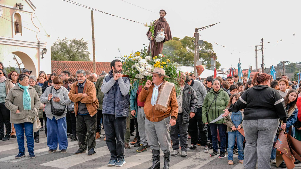 Valle Hermoso celebró a su santo patrono con un multitudinario acompañamiento