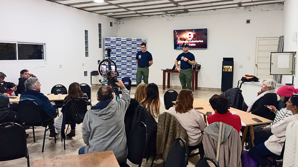 Bomberos Voluntarios de La Falda brindaron charla sobre la prevención del monóxido de carbono