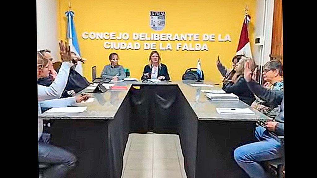 Sesión en La Falda: Debaten sueldos, gastos políticos y compra de maquinaria