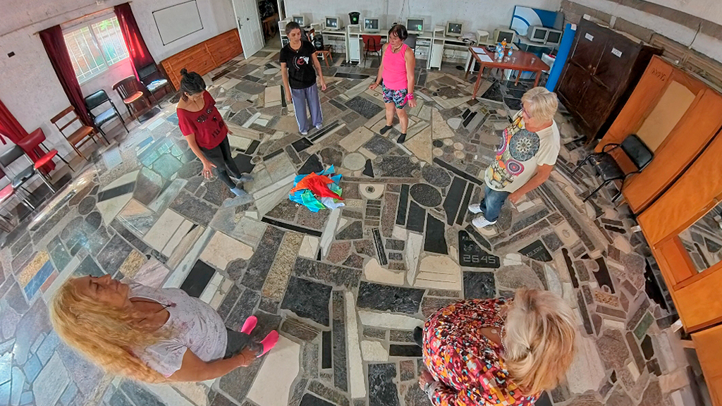 El taller Palabra en Movimiento recorrió los barrios faldenses por el Mes de la Mujer