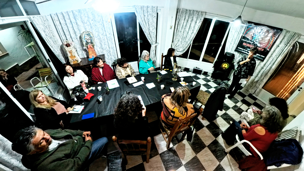 Valle Hermoso: Café Literario en Mujeres Viento 