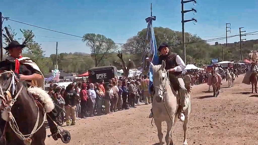 Patronales Villa Giardino 2025: Soria encabezó el desfile de agrupaciones gauchas