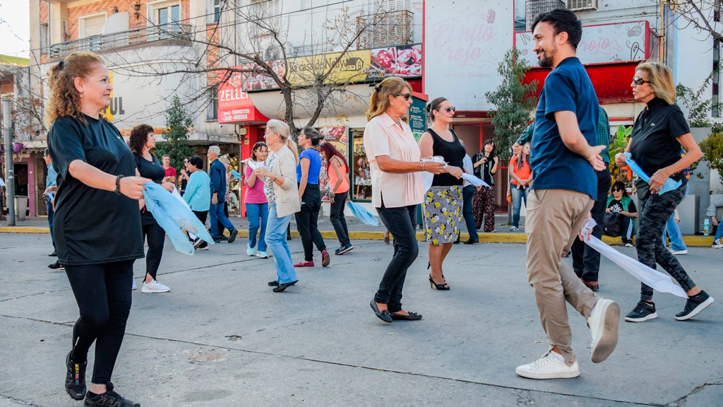 La Falda festejó el día de la danza con clases abiertas