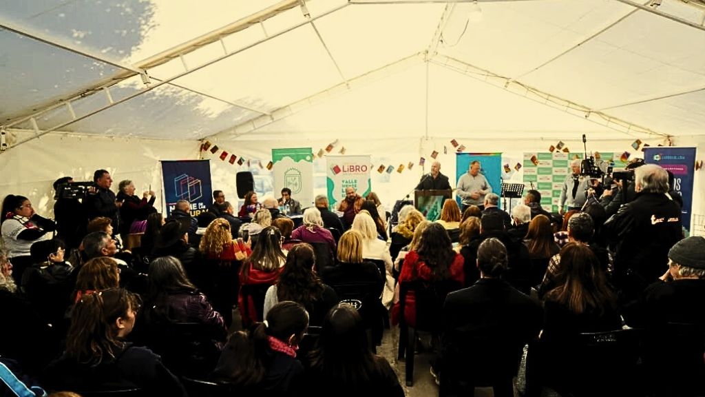 Apertura de la 2da Feria del Libro "Valle siente, lee y sueña"