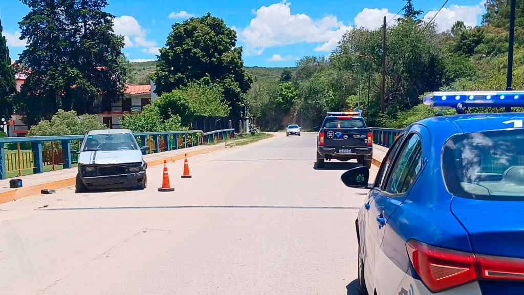 La Falda: joven herido tras chocar contra el cordón en el puente Soiva