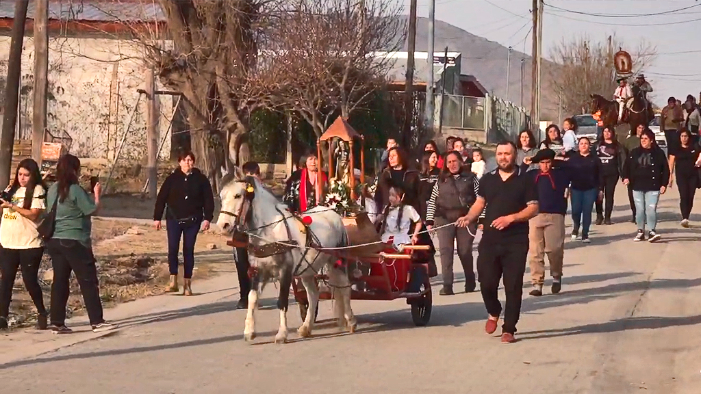 Misa y caravana en honor a San Roque en barrio Rio Grande