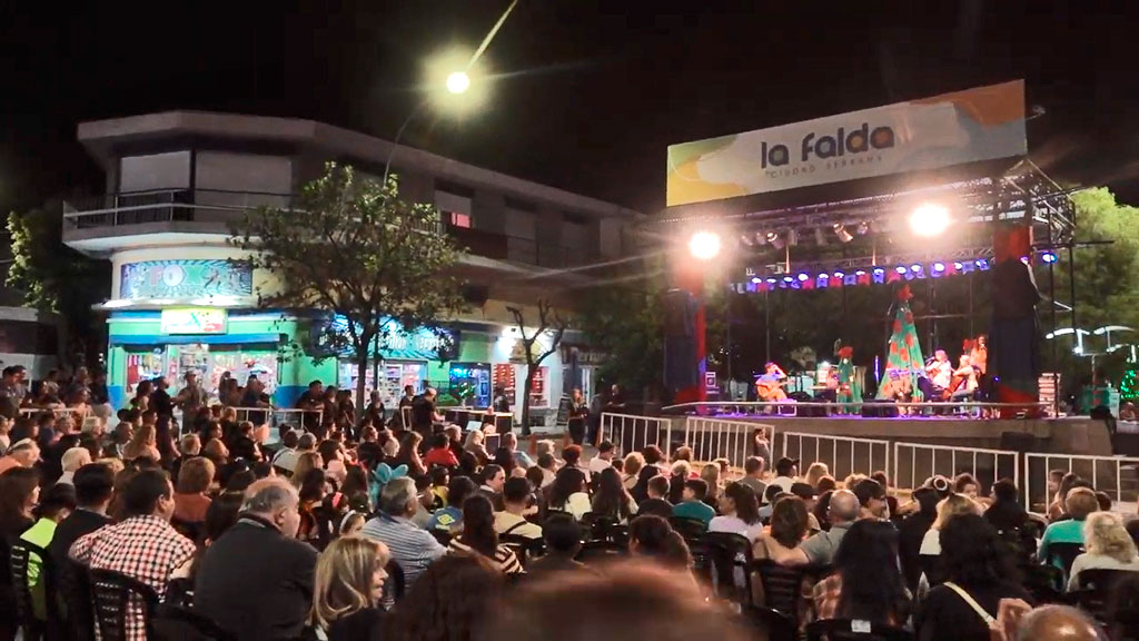 Ensamble Somos musicalizó los Reyes Magos en La Falda