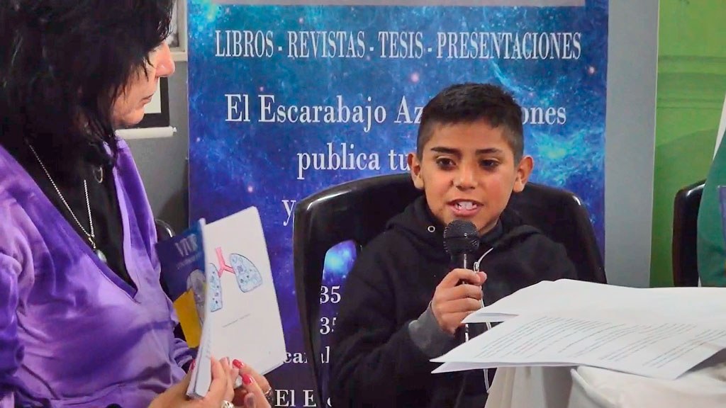 Motivador: niño con fibrosis quística presentó su libro