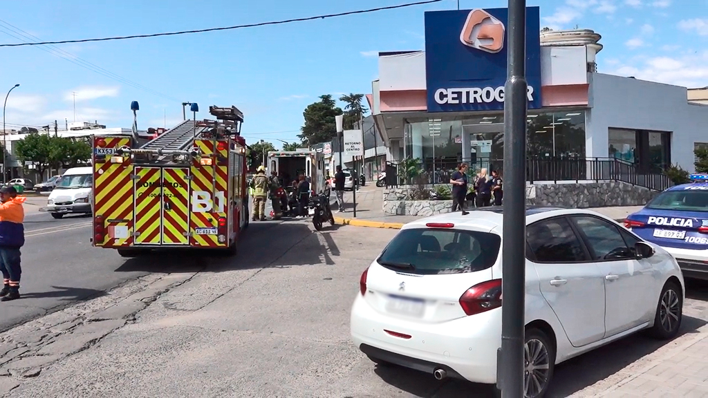 Distracción y cruce en rojo provocaron un accidente