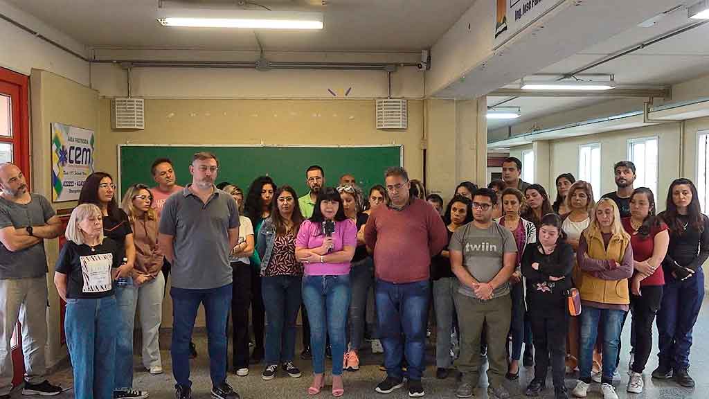 Duelo y compromiso público de docentes del IPEM 200