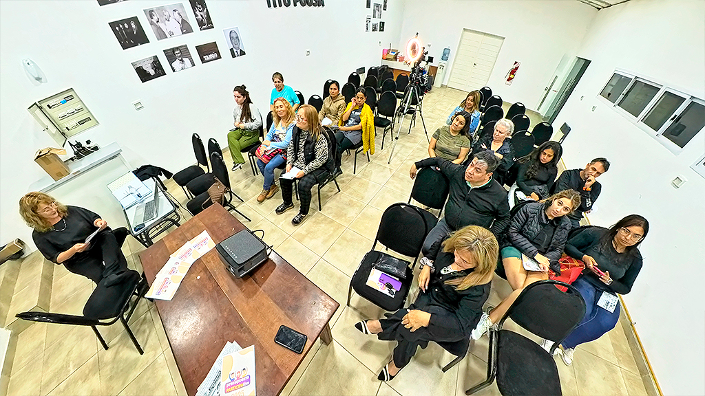 Capacitación vecinal en taller de presupuesto participativo