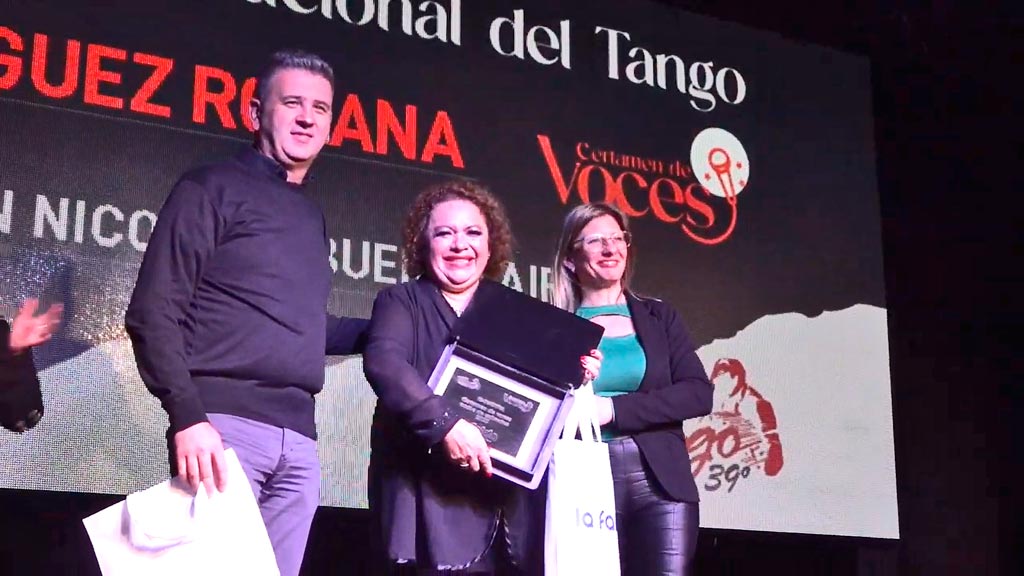 Cantante de subsede San Nicolás ganó Certamen de voces femeninas