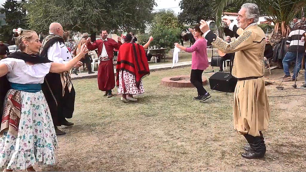 1ro de mayo: danza música y comidas típicas en Valle Hermoso