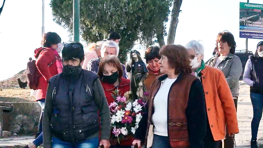 La Falda: Misa y procesión en honor a San Roque en barrio Río Grande
