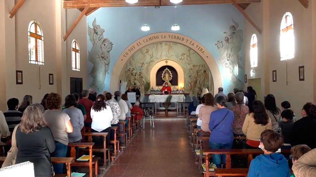 Misa de Domingo de ramos en Iglesia de Casa Grande