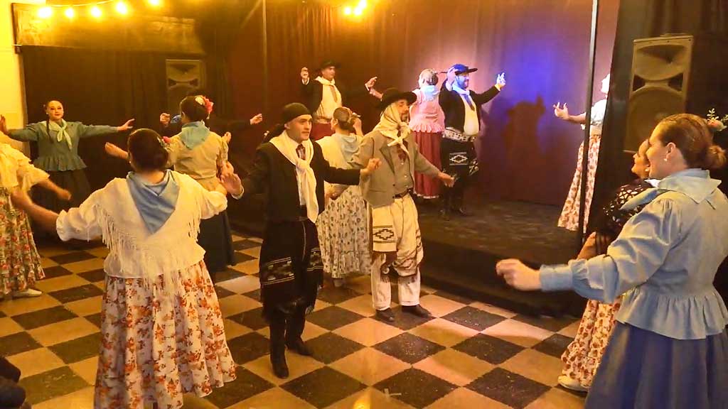 Valle Hermoso: noche de gala del ballet municipal Lampatu Mayu 