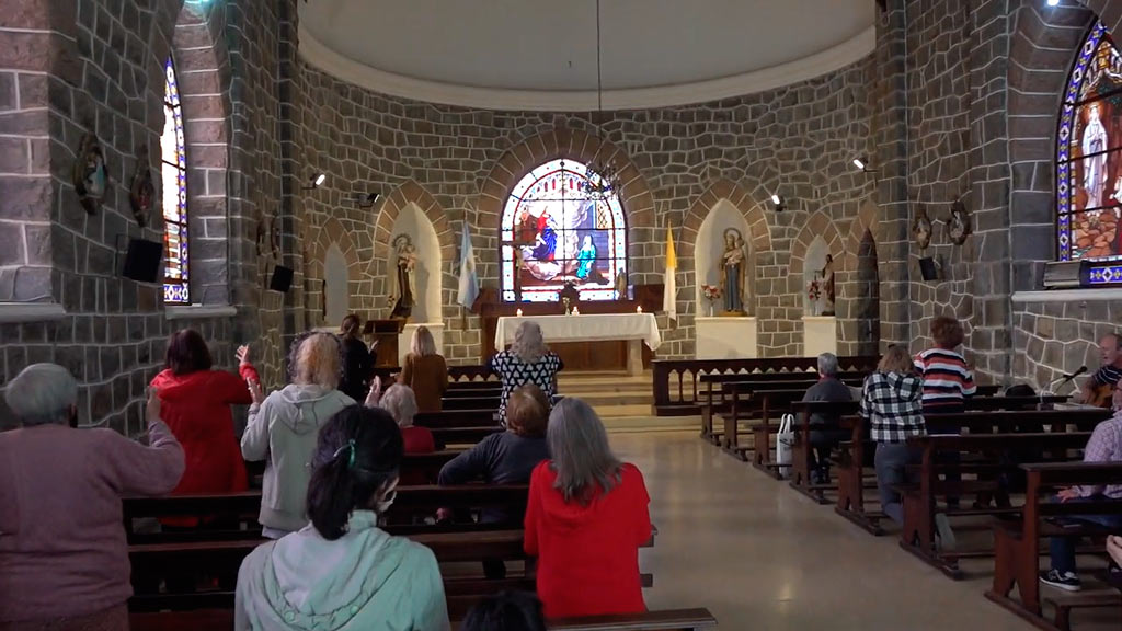 Invitación abierta de la comunidad de la Capilla Sagrado Corazón