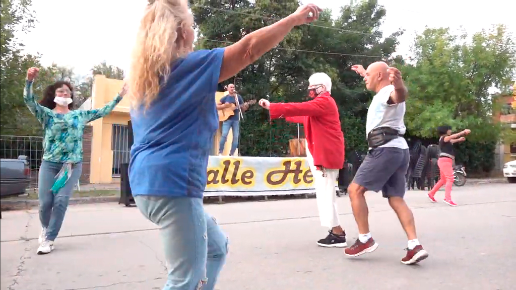 Tarde Folclórica en plaza Belgrano de Valle Hermoso