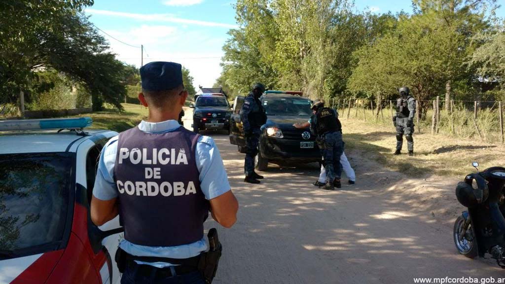 Cruz del Eje: dos detenidos y más de 200 dosis de marihuana incautadas