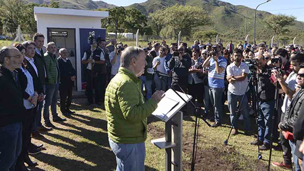 Huerta Grande: Schiaretti inauguró la ampliación de la red de agua potable