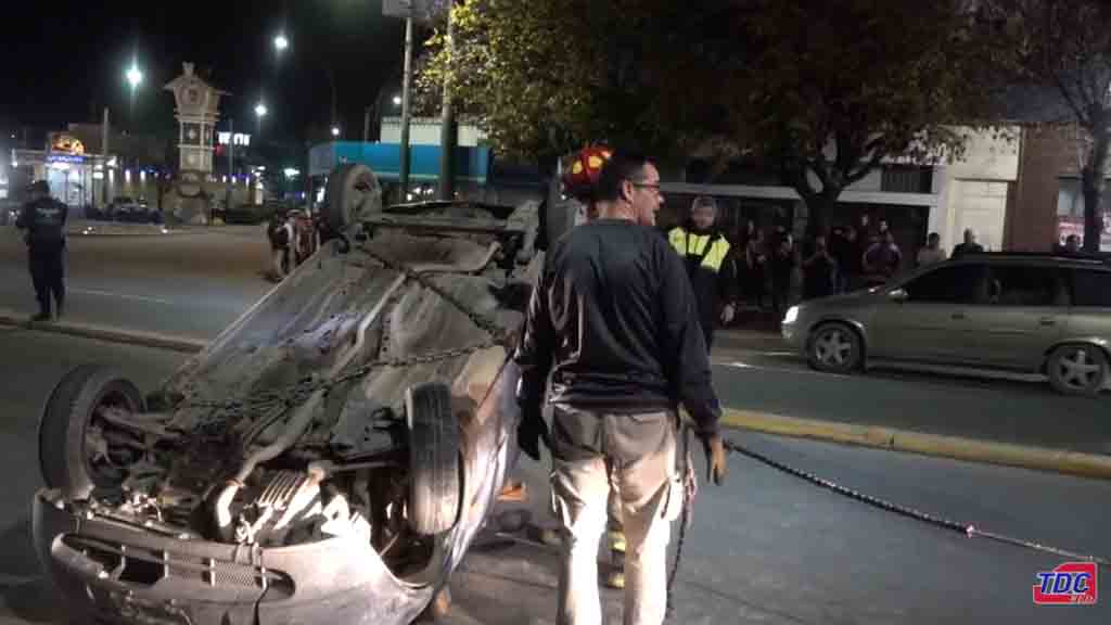 Vuelco sin heridos a metros del reloj Cucú de La Falda