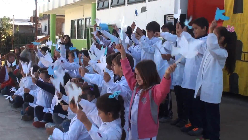 La Revolución de Mayo en mano de los alumnos de la Aeronáutica Argentina de La Falda