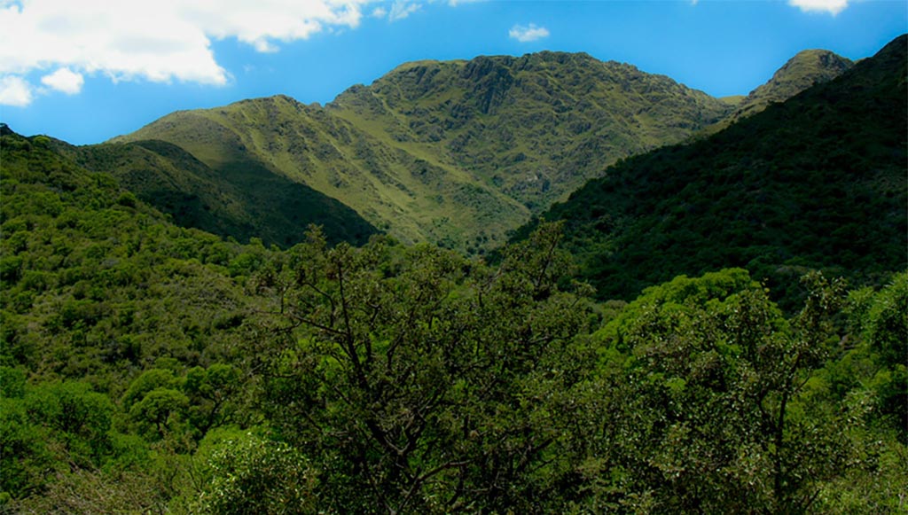 Clausuran acceso al cerro Uritorco: el municipio le reclama deudas impositivas por varios millones