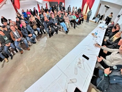 Elecciones UCR provinciales: radicalismo de Punilla cerró en La Falda la gira de Rodrigo de Loredo
