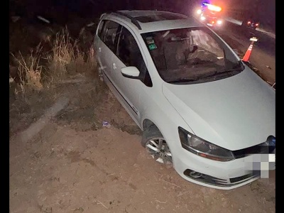 Despiste en Ruta 38: un auto terminó en la banquina a la altura de Charbonier